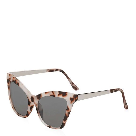 NWT Topshop  Women's Shazne Cateye Sunglasses - Picture 2 of 3